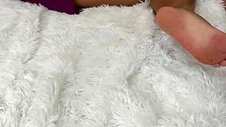 I watch stepmom flash her pussy between legs