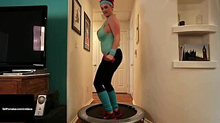 Siri pornstar shows off her huge boobs and big butt