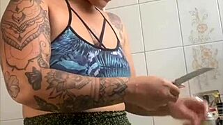 Young Casada flaunts her swollen pussy online for attention