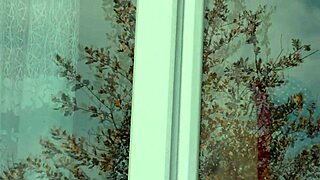 Taxi Driver Spots Naked Milf in Stockings Without Panties