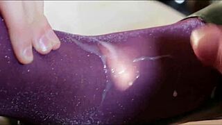i cummed all over dem nylon lurex pantyhose