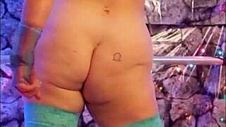 Hotwife Steffi dances with pussy toys