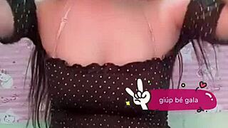 Red Panty Upskirt Flash Now!