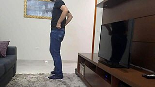 casada provoca tecnico com shortinho curto