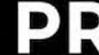 Gorgeous thief ellie eilish gets detained and strip searched