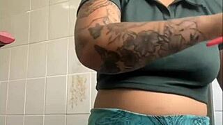 i enjoy showing off my swollen pussy to everyone