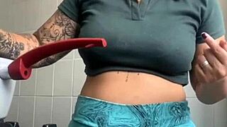 i enjoy showing off my swollen pussy to everyone