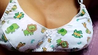 Desi girl's stunning natural boobs amaze.