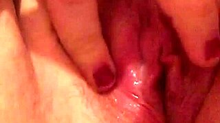 Solo girl fingers wet juicy pussy