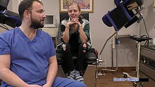 Dr. Tampa, kannst du glauben, dass Ava Sirens erste Gynountersuchung so wild wurde? Backstage-Heat mit Ava!