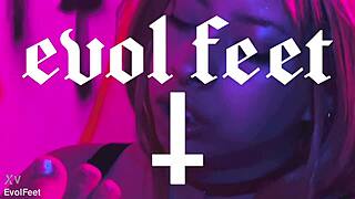 Even while smoking, she can't stop worshiping her lover's feet