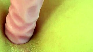 スレンダーな日本人ティーン・辻井ゆうがデビューでイタズラフェラ！