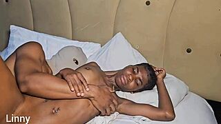 squirting while riding that monster cock, isn't it crazy?