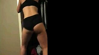 Watch this teen shake her fit ass? Twerking booty that's begging for more!