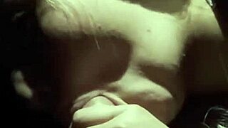 Me la chupa una desconocida que me llevo por la carretera, flashing my big ass in public thrill! 🚗