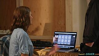 does the sexy teen model screw the photographer?