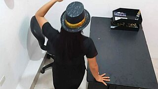 i got so excited insertin’ an anal plug for my subscribers, happy new year!