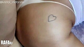 Model Hungers for BBC in Double Penetration Gangbang