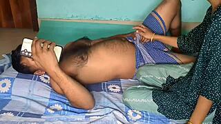 I enjoi hairy puss fingering with toyz in hommade sex