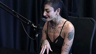 caroleta roots in her hardcore outdoor scene, wanna see her squirt?