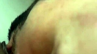 Arrombei o cuzinho da minha empregada gozei dentro