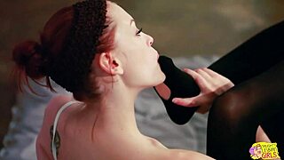 Teen masturbates before fuck