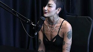 caroleta roots in her hardcore outdoor scene, wanna see her squirt?