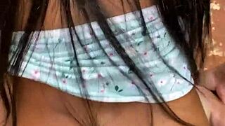 novinha fucks in favela behind the wall