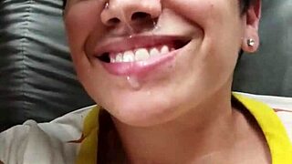 Quickie Facial on the Bed – Cumshot Delight?