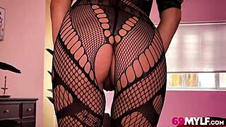 Milf influencer shares daily videos online