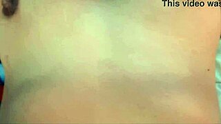 Inocente Chica Recibe Semen en Su Culo por Primera