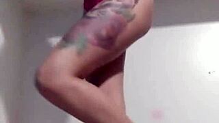 Flaquita with Long Legs