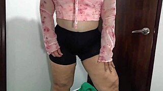 El perfecto culote sexy de mi suegra antes de descansar