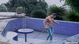 I sneak into Mei Cornejo's pool for a live stream