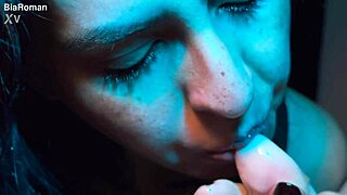 Would you lick my honey feet in this 3some with brunette and redhead? 😋