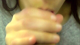 Japanese Couple’s Close-Up Blowjob with Mouth Cum