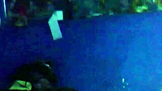 despu�s de la fiesta me escap� de casa para irme a follar al vecino