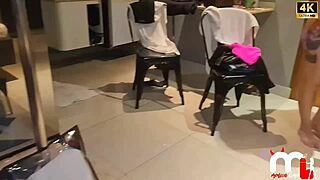 Casada Chama Comedor Para Motel, Deixa Marido Corno Assistindo