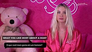 hey, watch gi genesini touch herself now?