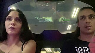 me corro en mi vecina caliente después de una apuesta de videojuego- porno en español