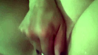 Amazing Homemade Milf Squirts With Intense Pleasure