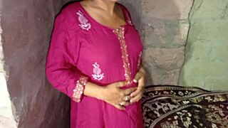 Bhabhi devar banging at home with Hindi audio.