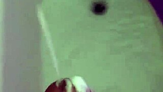 i record myself masturbating and send it to my hot aunt