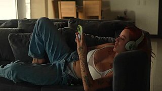 I Find My Roommie Having Virtual Sex With Her Boyfriend And Seduce Her Until We Fuck.