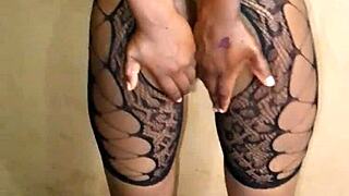 Petite Dee wanks herself happily with sexy ass