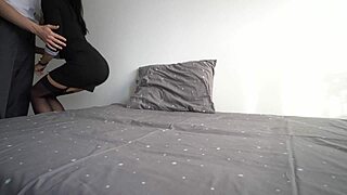 HORNY YOUNG SECRETARY FUCKS BOSS AND SHOOTS VIDEO!!