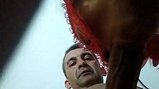 Me Pilla En El Baño Y Me Folla