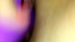 I masturbate intensely with my pussy.