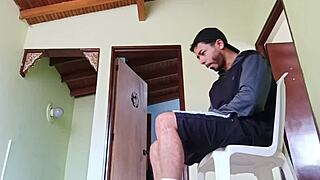 I come home from exercising and i take advantage of the fact that im alone to masturbate very delicious