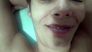 Bionda MILF Troia Segretaria Cavalca Cazzo Mostruoso del Capo in Tacchi Alti Prima Anale Piegata